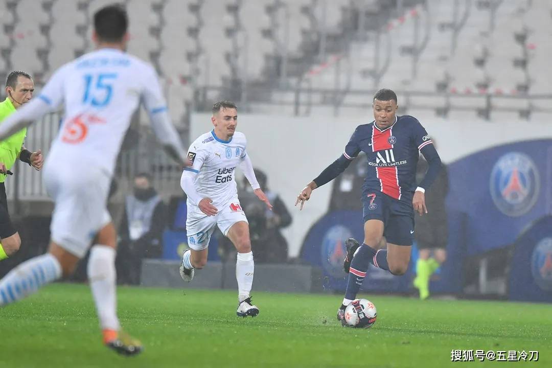 巴黎圣日耳曼豪取连胜,领跑法甲积分榜榜首  巴黎圣日耳曼豪取连胜,领跑法甲积分榜榜首